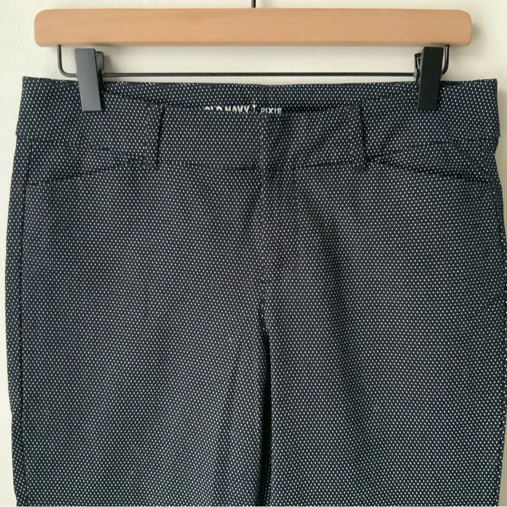 OLD NAVY Pixie Pants Mid-Rise Cropped Flare Black White Polka Dot Size 6